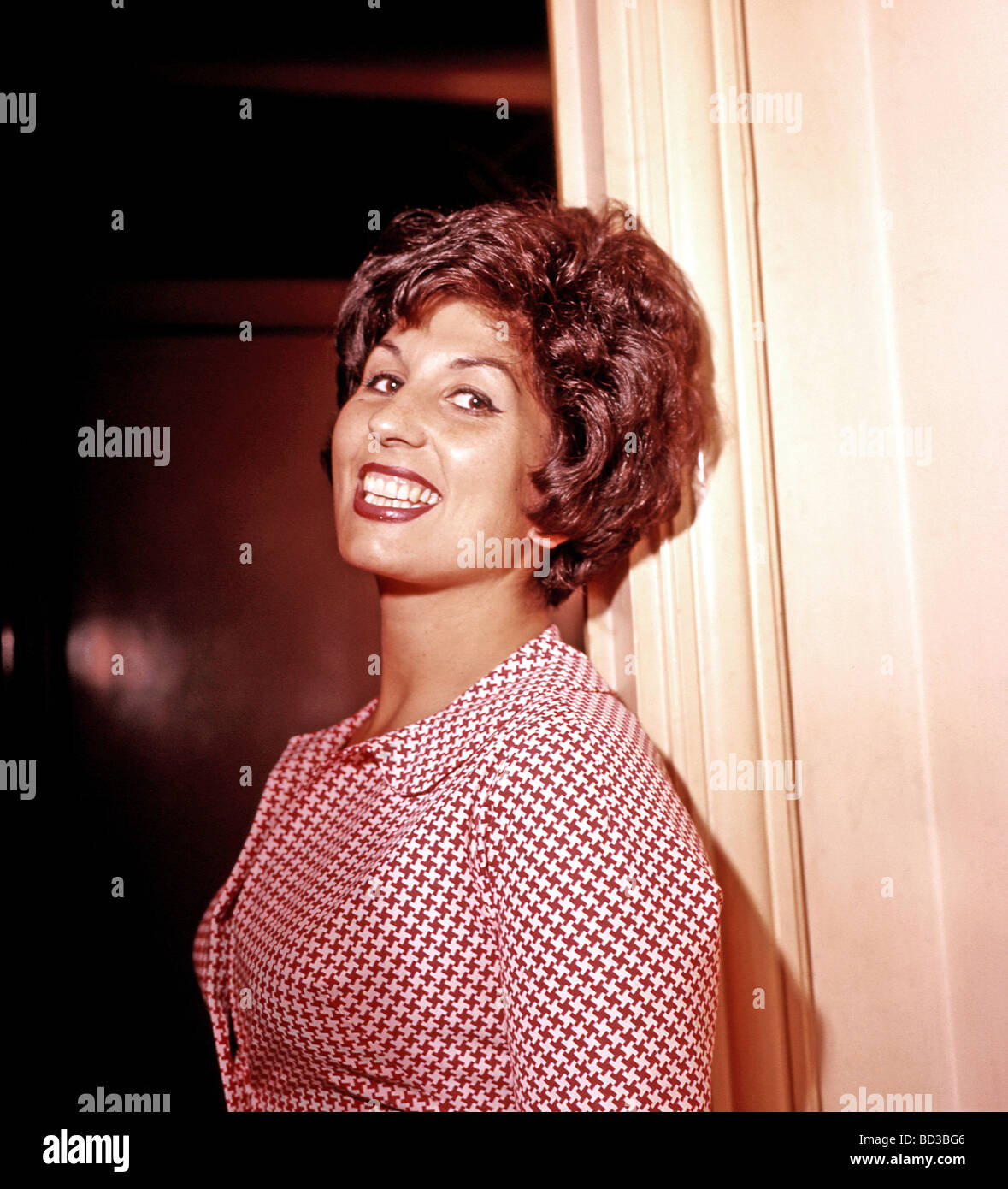 ALMA COGAN (1932-1966) Chanteuse pop britannique à propos de 1954 Banque D'Images