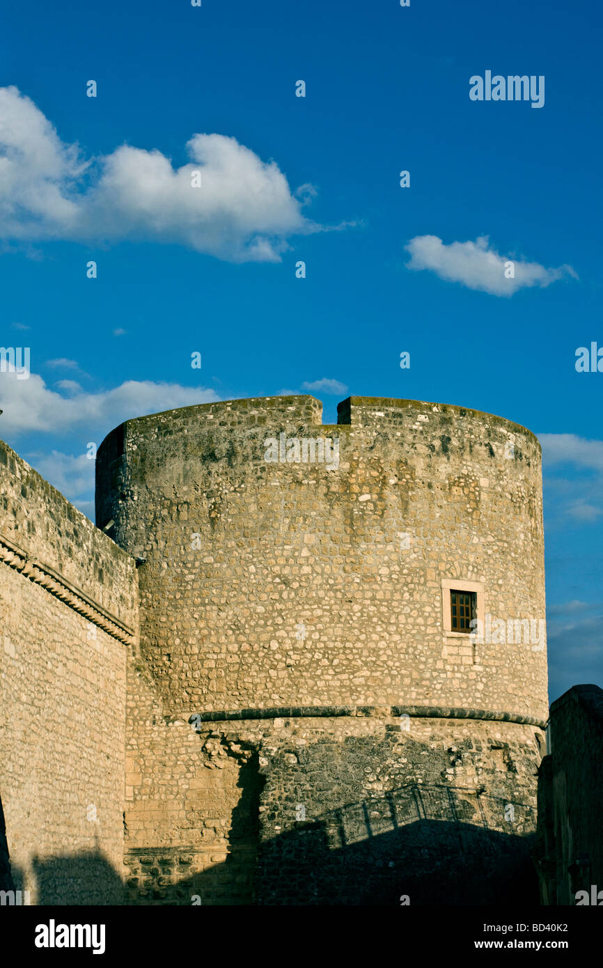 Le Château de Manfredonia, Musée archéologique national, fondé en 1263 par Manfredi di Svevia Banque D'Images