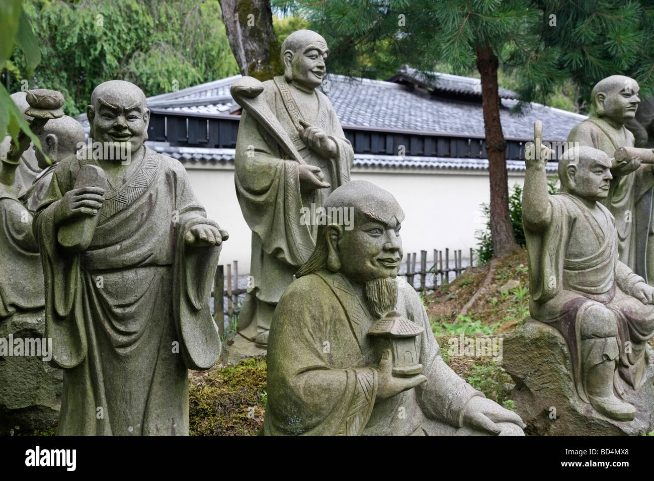 Sculptures en pierre près de Arashiyama. Le Japon, Kansai, Kyoto Banque D'Images