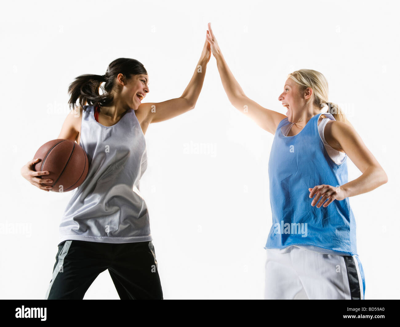 Deux joueurs de basket-ball Banque D'Images