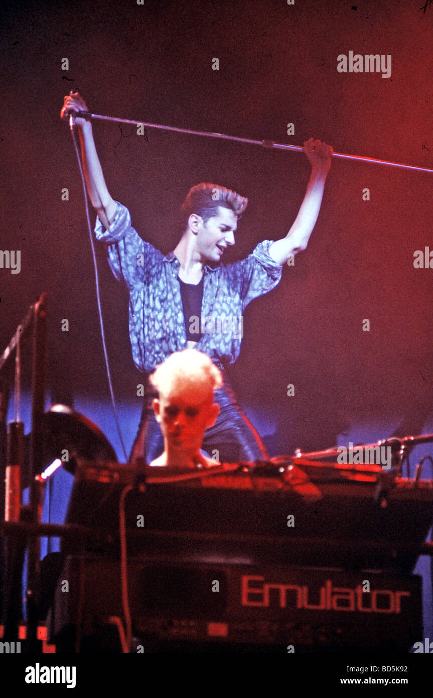 DEPECHE MODE - groupe de rock britannique de 1986 avec Dave Gahn au chant et Martin Gore Banque D'Images