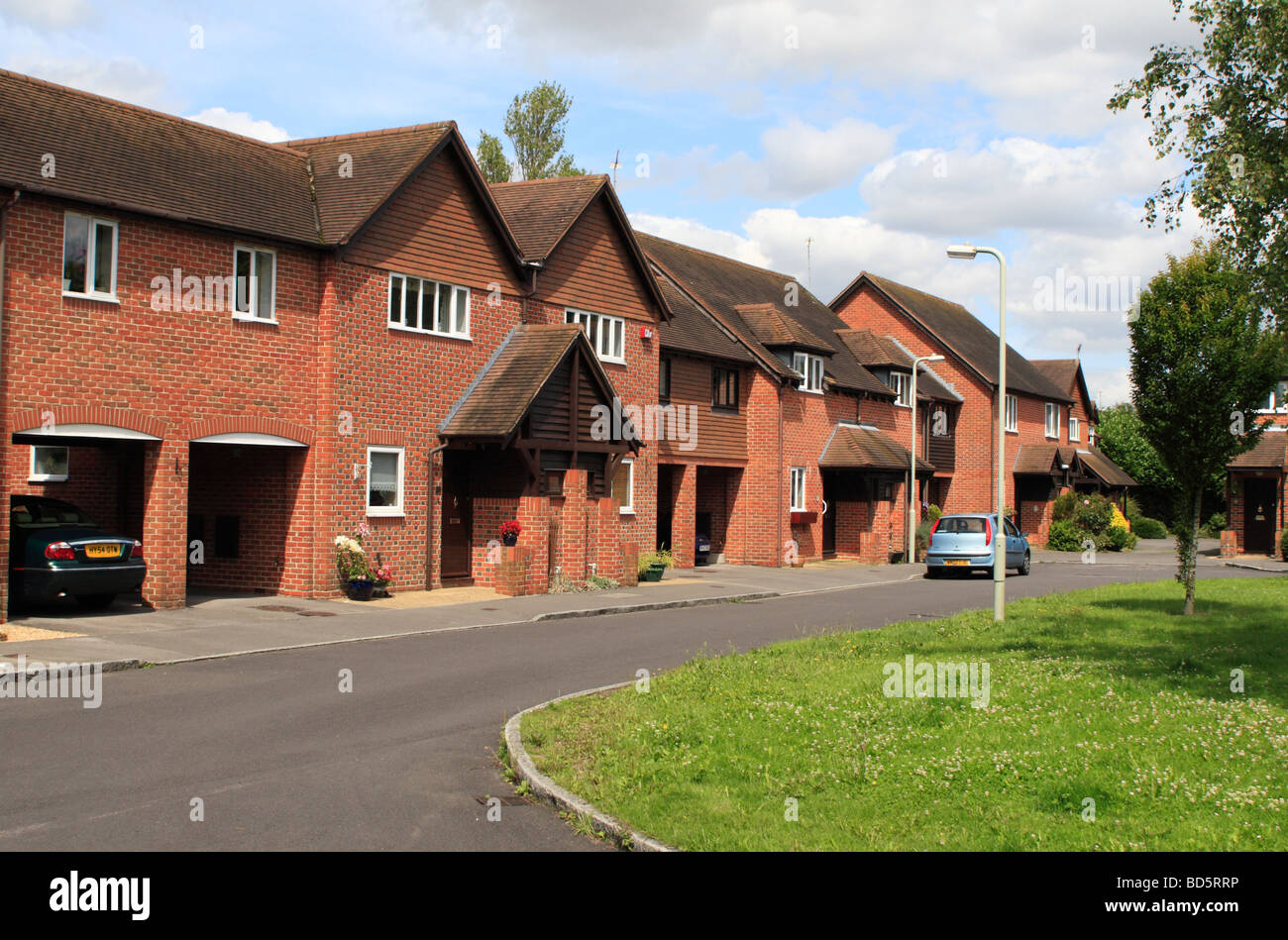 Terreced moderne maisons dans le Hampshire village de Bishop's Waltham, en Angleterre. Banque D'Images