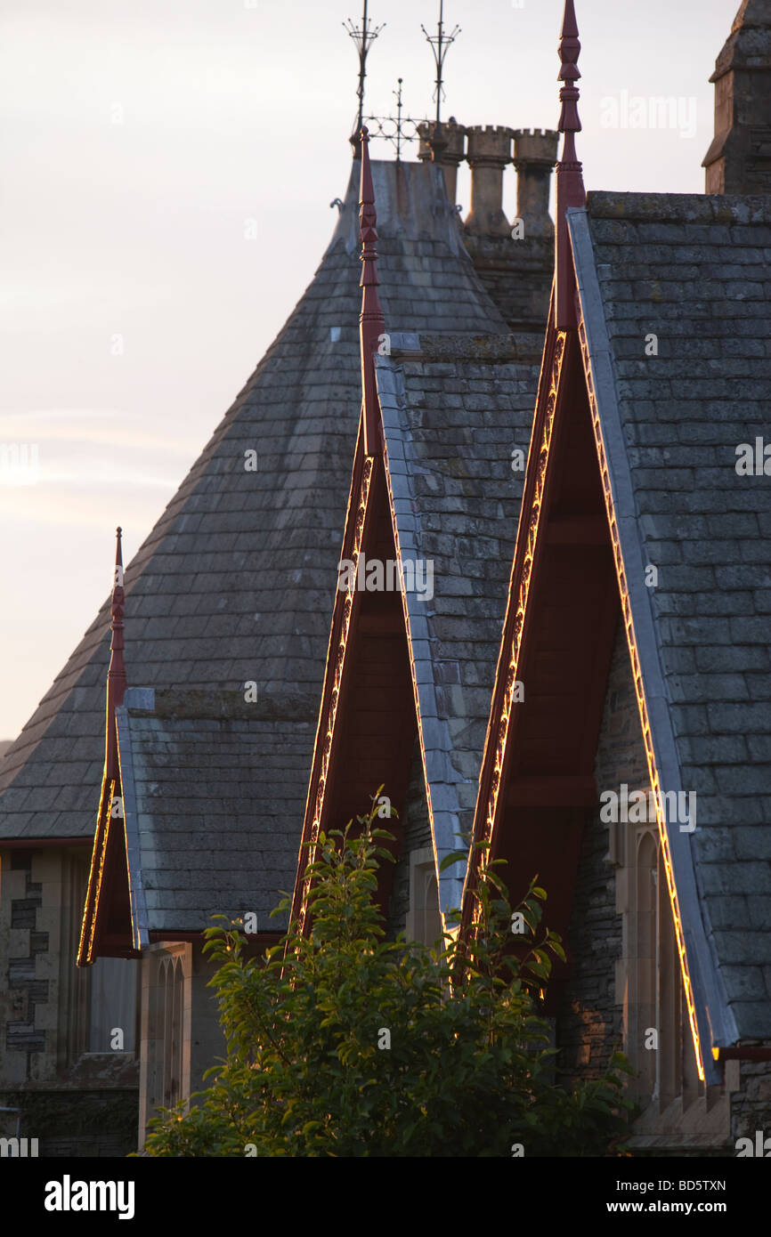 Le coucher de soleil reflétant sur l'avant-toit de maison Holehird à Windermere Cumbria UK Banque D'Images