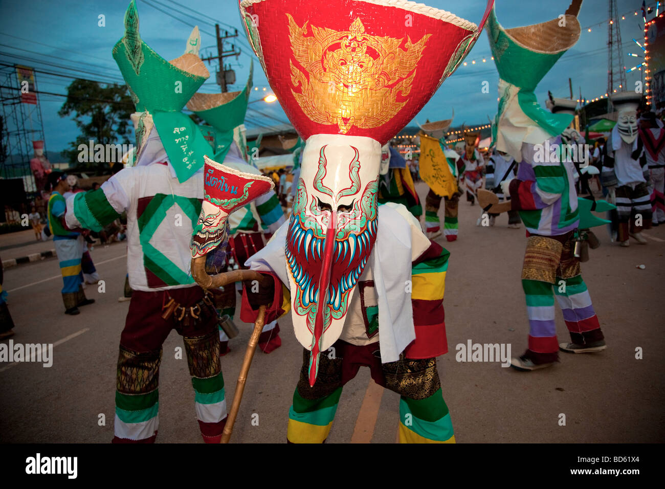 Au cours de faire pipi ta Khon , ( l ) festival fantôme thaïlandais Photo  Stock - Alamy