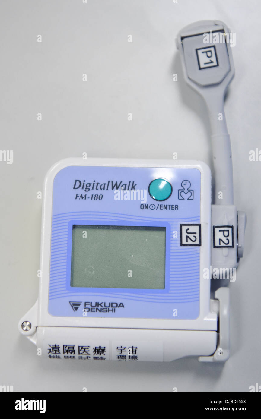 Un moniteur ECG comme celle utilisée dans les expériences Koichi Wakata sur l'ISS, la JAXA facility à Tsukuba au Japon, 2 mars 2009. Banque D'Images