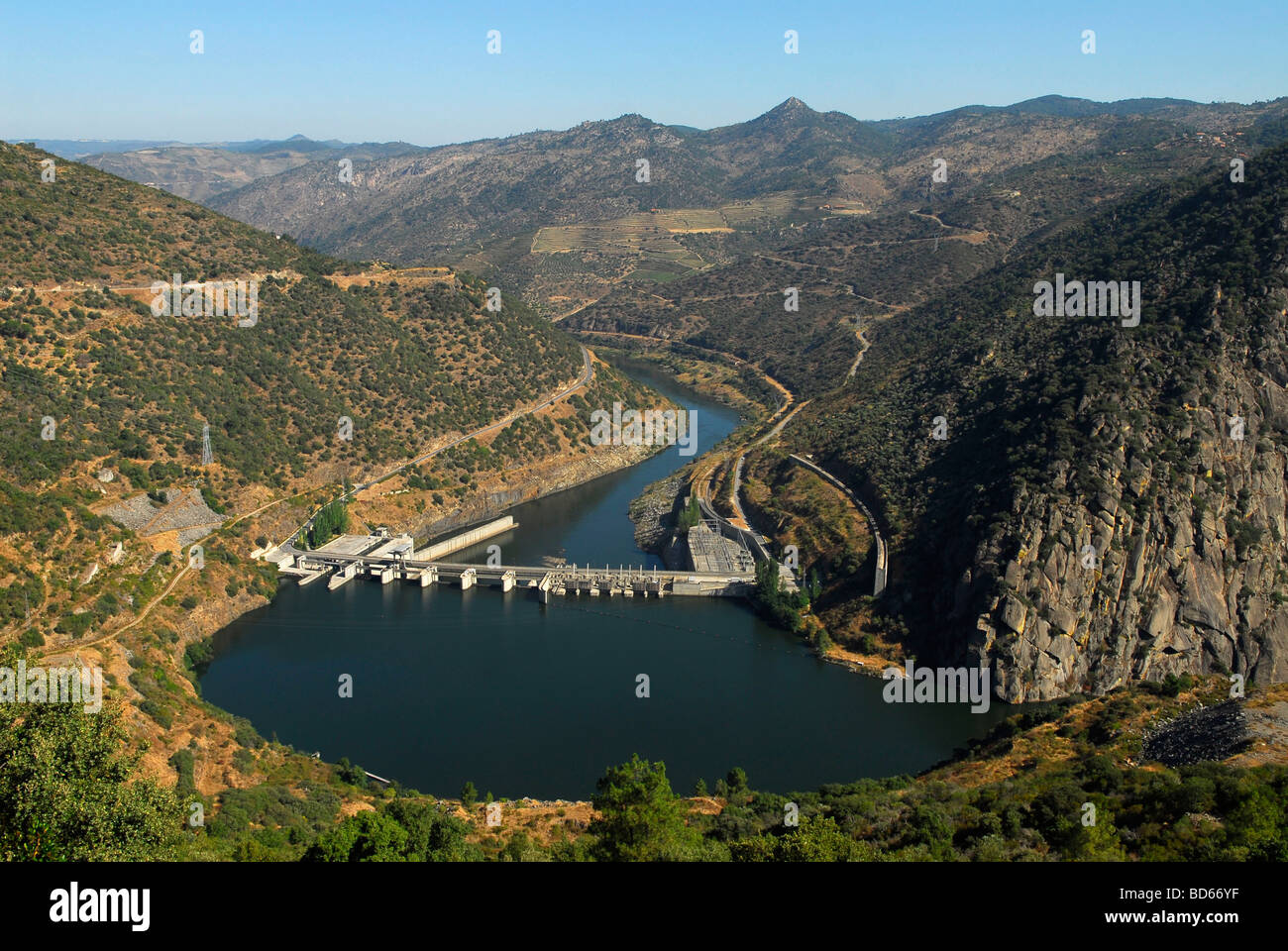 La Vallée du Douro (Portugal) Barrage de Valeira Photo Stock Alamy