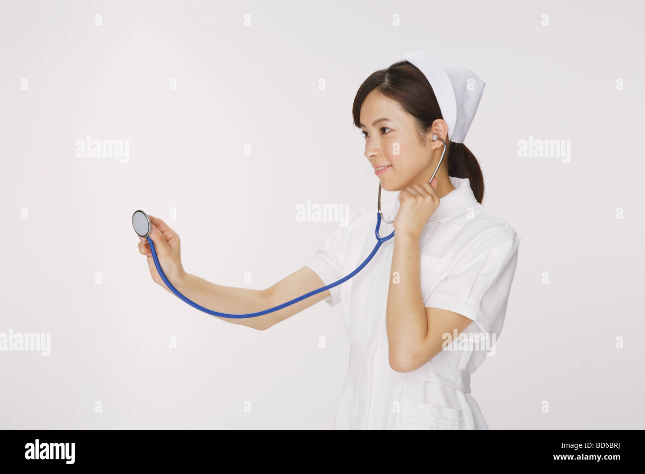 Jeune médecin with stethoscope Banque D'Images