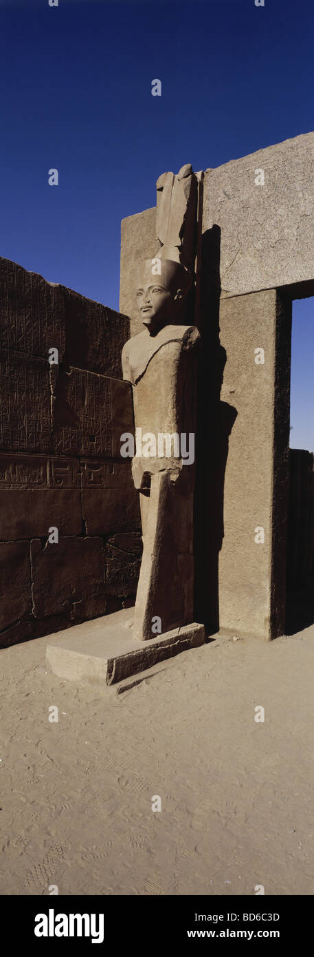 Géographie / voyage, Egypte, Karnak, Temple d'Amun-Re, statue de Dieu Amun, don du roi Toutankhamun (vers 1490 - 1436 av. J.-C., 18ème dynastie), , Banque D'Images