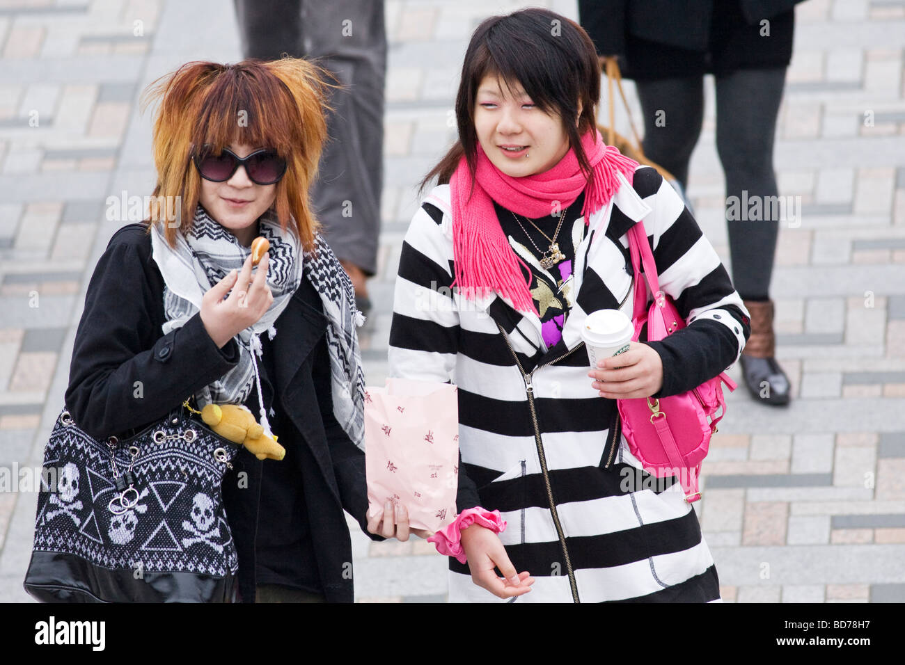 Les jeunes à Harajuku, Tokyo, Japon Banque D'Images