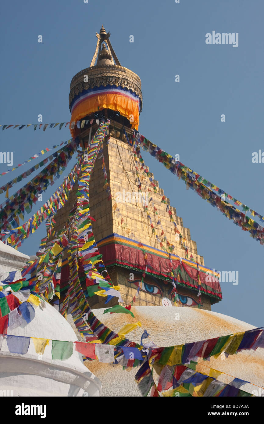 Bodhnath, au Népal. Les yeux de Bouddha All-Seeing regard de la stupa de Bodhnath, un centre du Bouddhisme Tibétain près de Katmandou. Banque D'Images