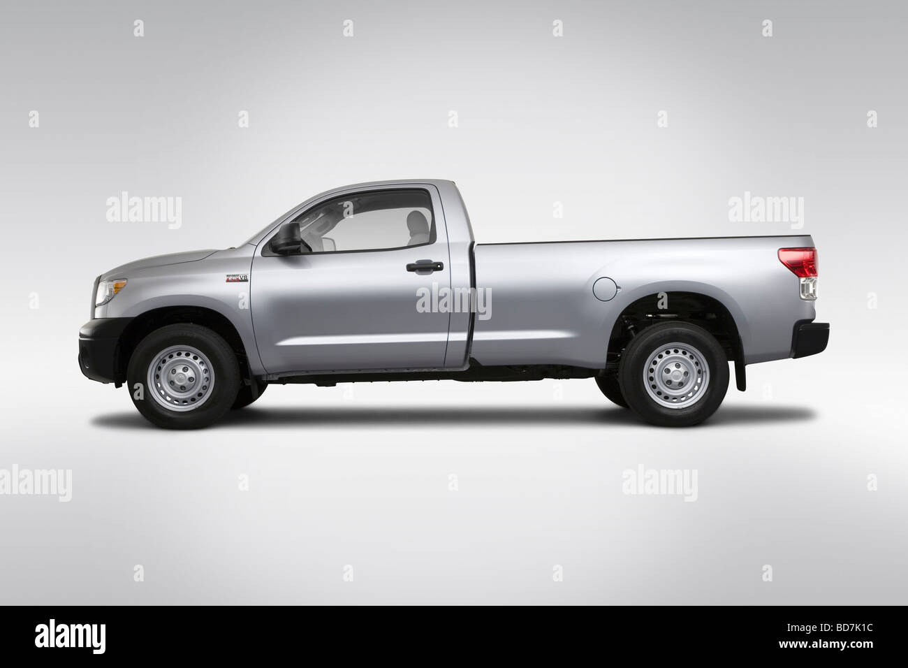 2010 Toyota Tundra dans l'argent - Pilotes Portrait Banque D'Images