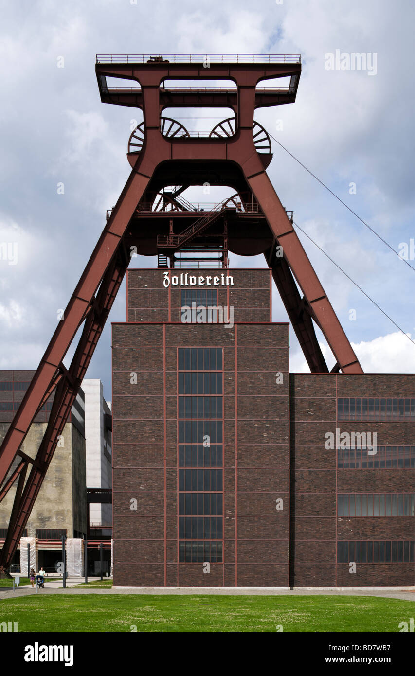 12 l'arbre à l'UNESCO World Heritage Site complexe industriel de la mine de charbon de Zollverein Banque D'Images