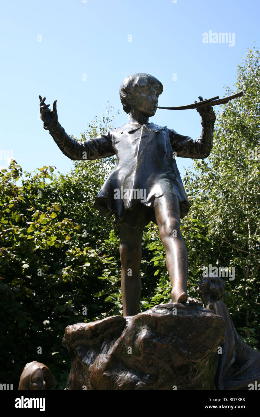 Statue de Peter Pan à Hyde Park, Londres Banque D'Images