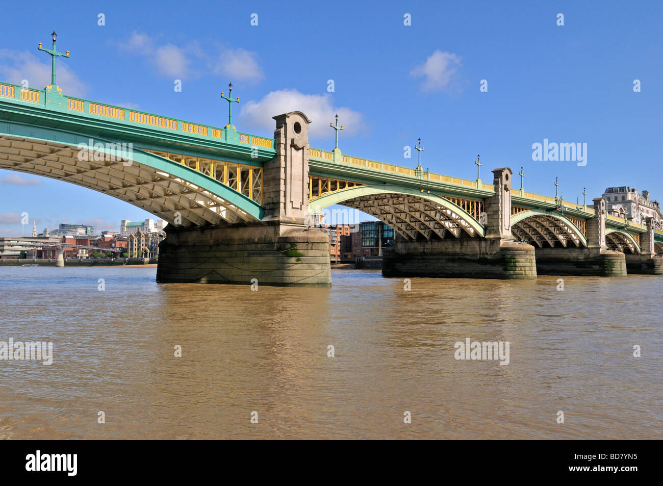 Southwark Bridge Londres Royaume-Uni Banque D'Images Southwark Bridge Londres Royaume-Uni Banque D'Images