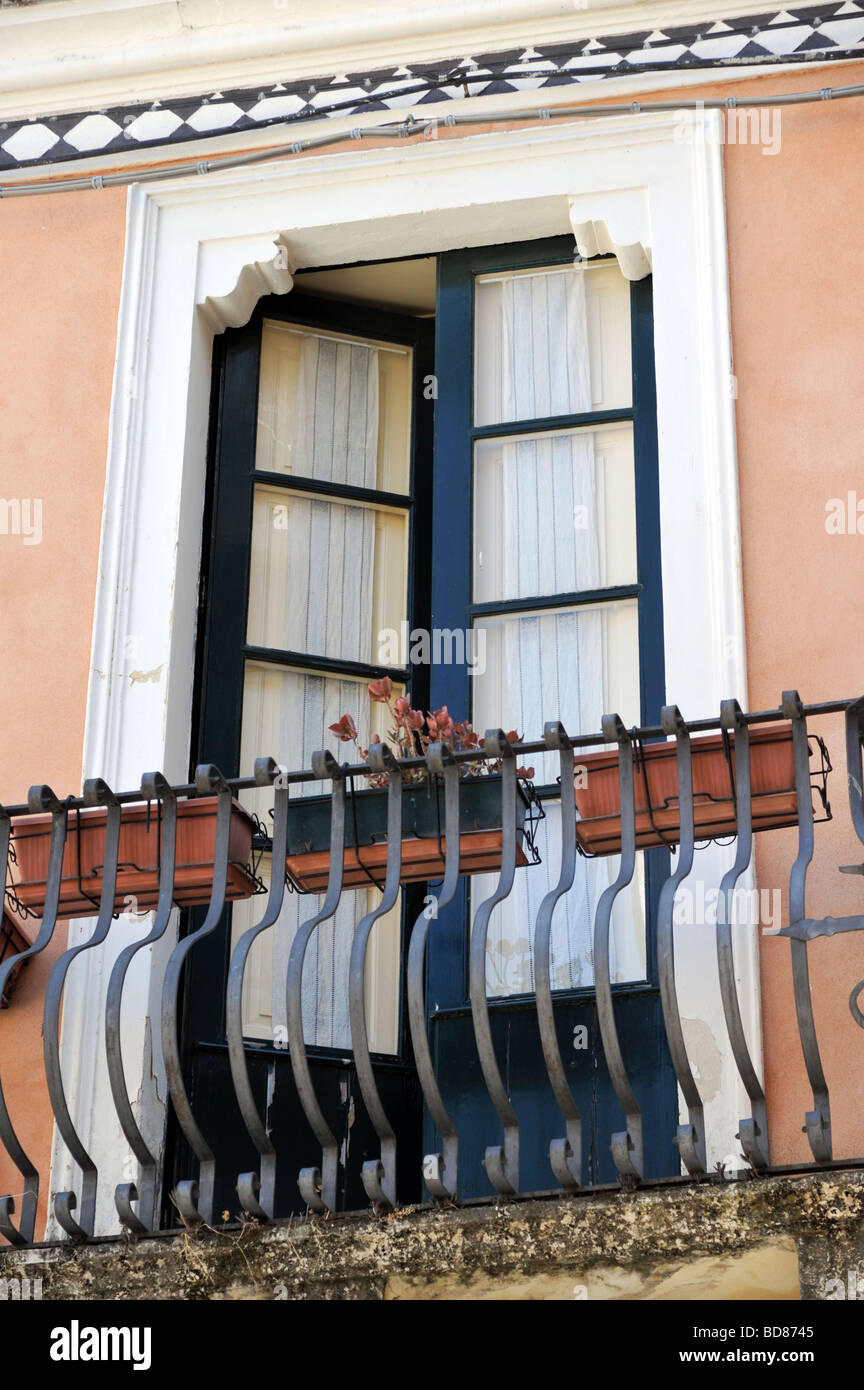 Balcon et portes Taormina Banque D'Images