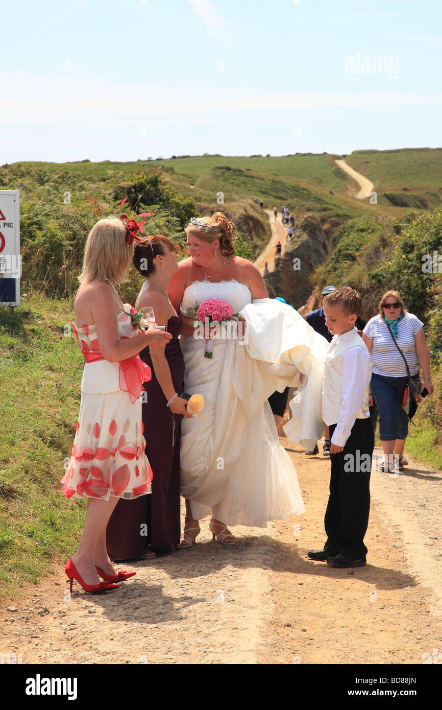 Fête de mariage et la mariée à l'île de Sark La Coupée Channel Islands Banque D'Images