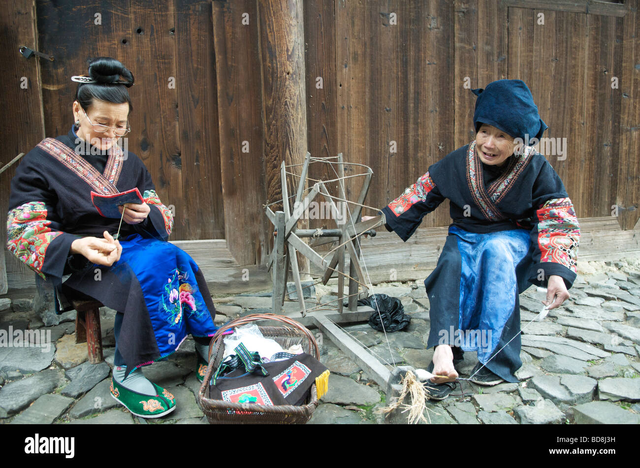 Jupe Traditionnelle Miao Ancienne - Guizhou Chine - Taille M - À Restaurer