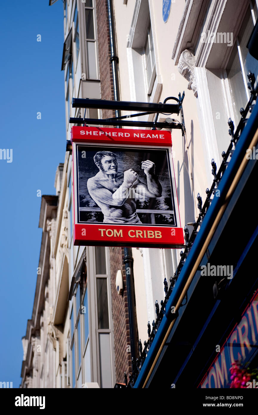 La Tom Cribb pub à Londres. Banque D'Images