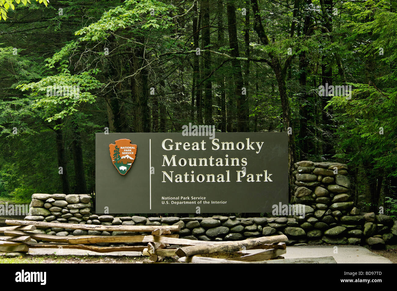 Panneau d'entrée de la Great Smoky Mountains National Park, sur la route 441 au Tennessee Banque D'Images