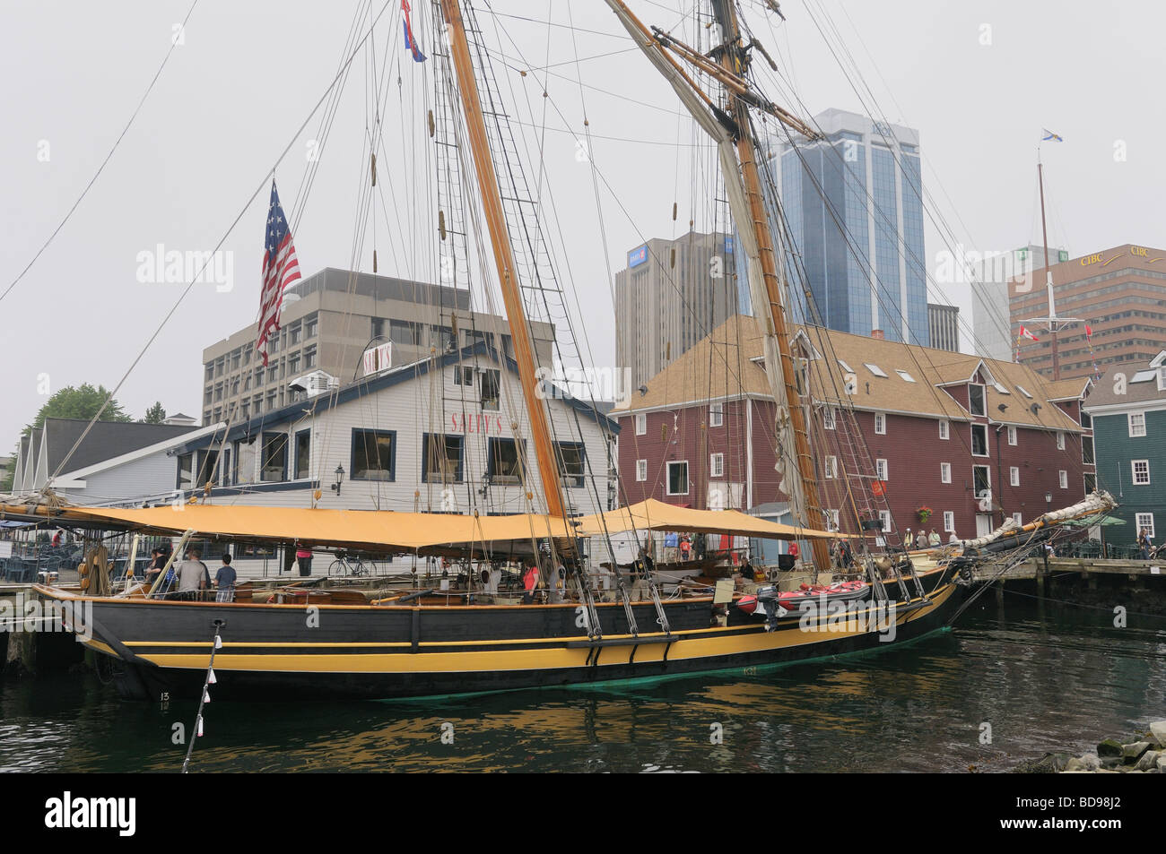 Pride of Baltimore II dans le port de Halifax pour le Tall Ships Nova Scotia Festival 2009 Banque D'Images