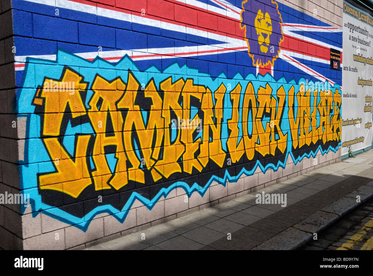 Camden Lock Village sign painted on wall Camden Town Londres Angleterre Banque D'Images
