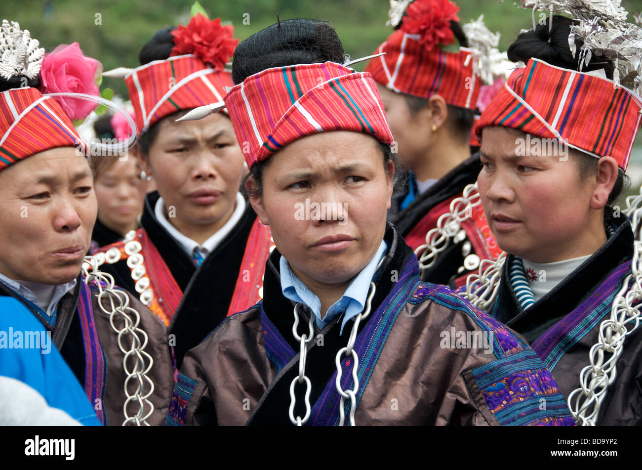 Les femmes Miao en costume officiel au Festival Tambour Shidong Guizhou Province Chine Banque D'Images