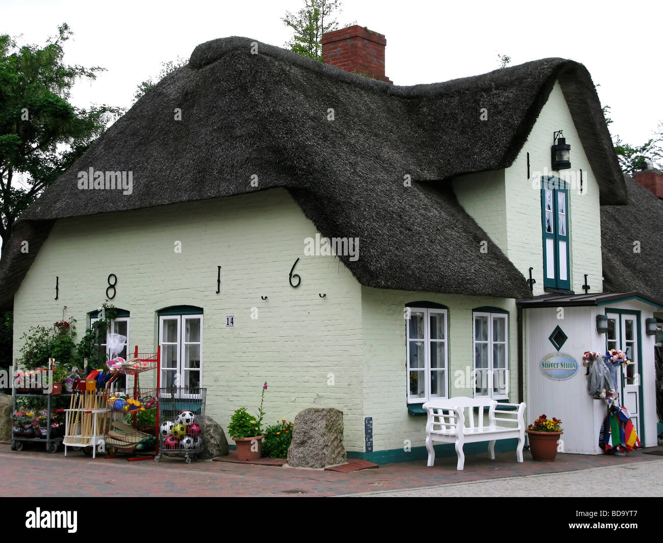 L'architecture du bâtiment de 1816 Stöver Stuuv boutique dans le village de Nebel Allemagne Amrum Banque D'Images