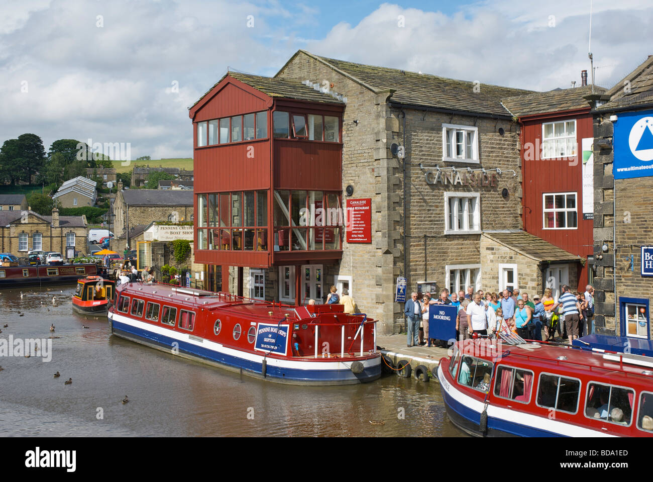 Le bassin du canal du canal Leeds-Liverpool, Skipton, Yorkshire du Nord, Angleterre, Royaume-Uni Banque D'Images