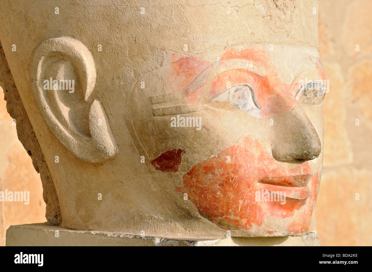 Détail de la Statue de la reine Hatshepsout au temple funéraire à Deir el Bahri, près de Louxor en Égypte Banque D'Images