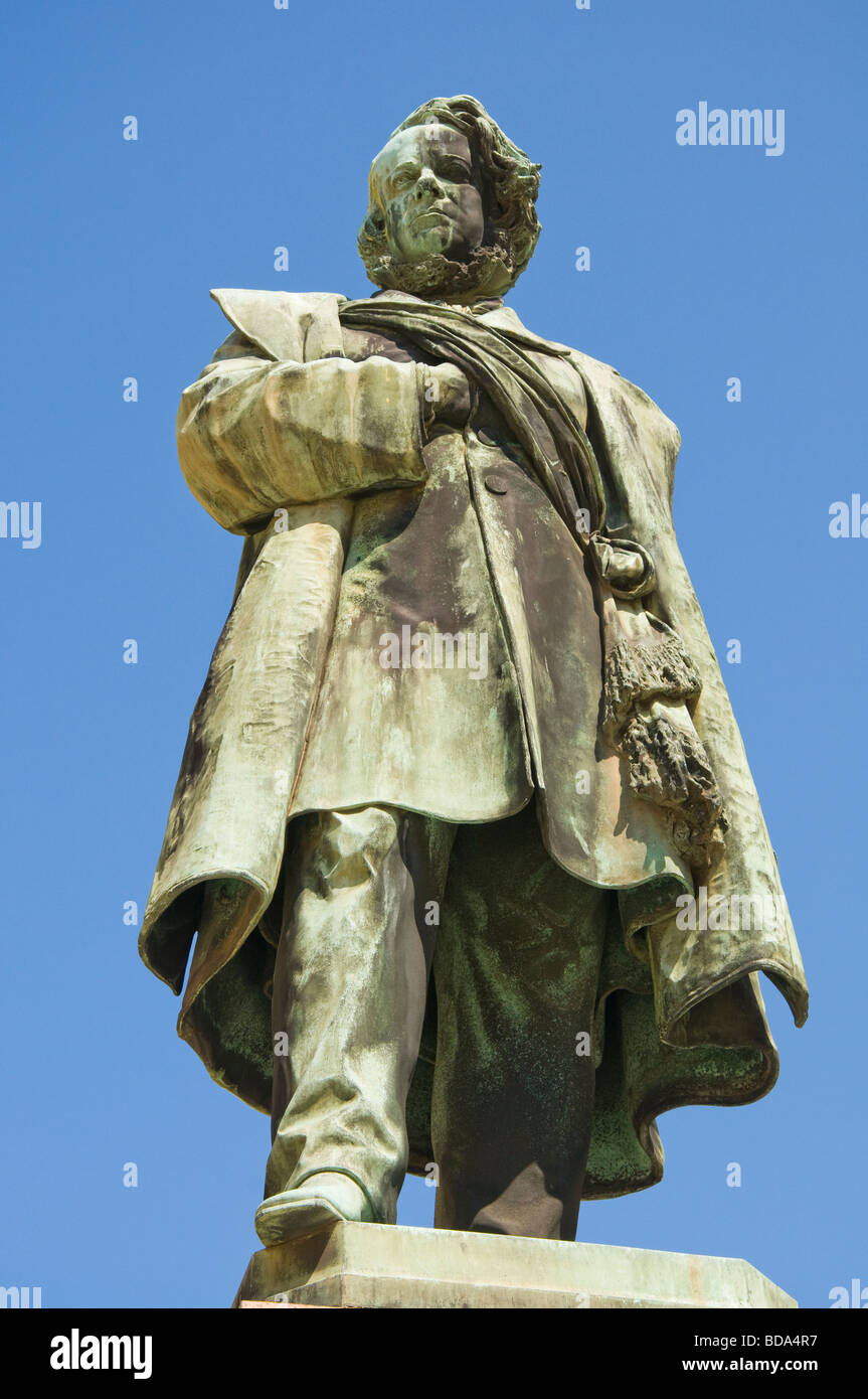 Venise, Vénétie, Italie. Piazza Manin ; Statue de Daniele Manin (avocat italien et homme d'État, 1804-57) Banque D'Images