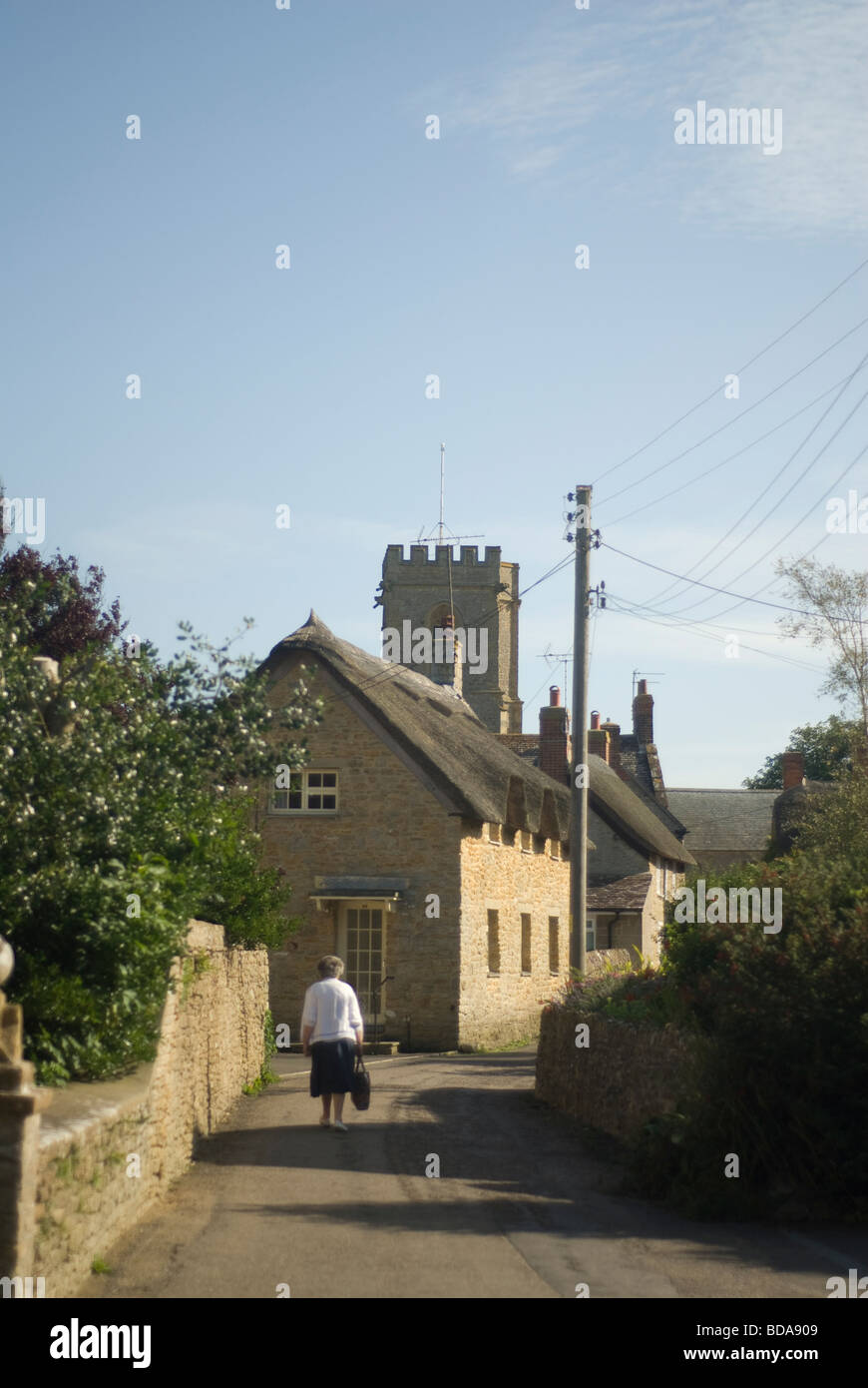 Balade dans le village, Burton Bradstock Banque D'Images