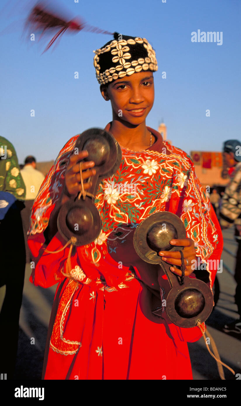 Elk161 2939 Maroc Marrakech Place Jemaa el Fna musicien Banque D'Images