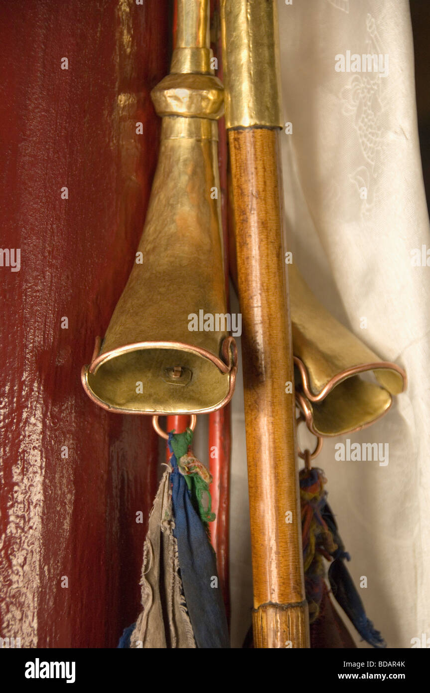 Close-up of Tibetan cornes accrochées dans un monastère, le monastère de Likir, Ladakh, le Jammu-et-Cachemire, l'Inde Banque D'Images