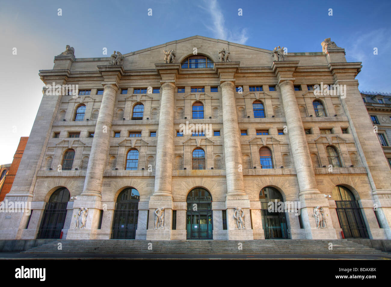 Palazzo Mezzanotte, la Bourse, Milan, Italie Banque D'Images
