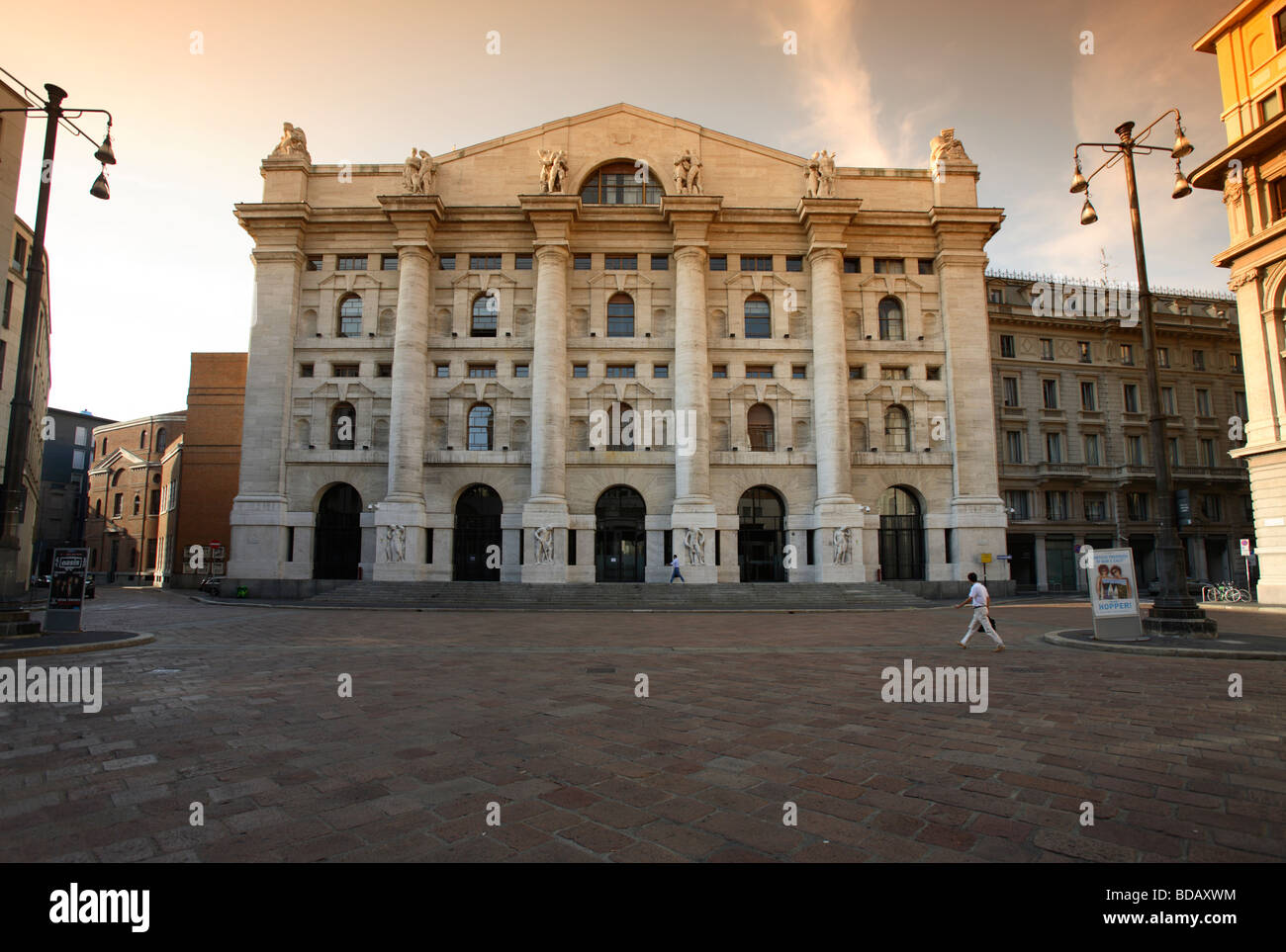 Palazzo Mezzanotte, la Bourse, Milan, Italie Banque D'Images