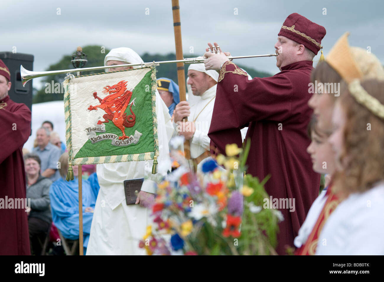 Le trompettiste à la Gorsedd des bardes cérémonie à la National Eisteddfod de galles Bala Gwynedd Août 2009 Banque D'Images