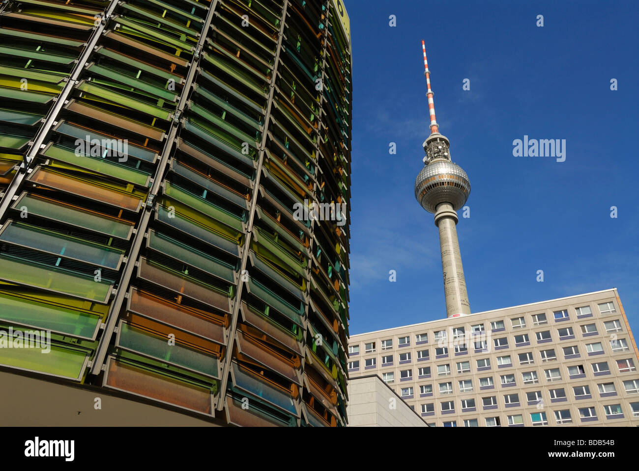 Allemagne Berlin Fernsehturm, la tour de télévision sur l'Alexanderplatz Banque D'Images