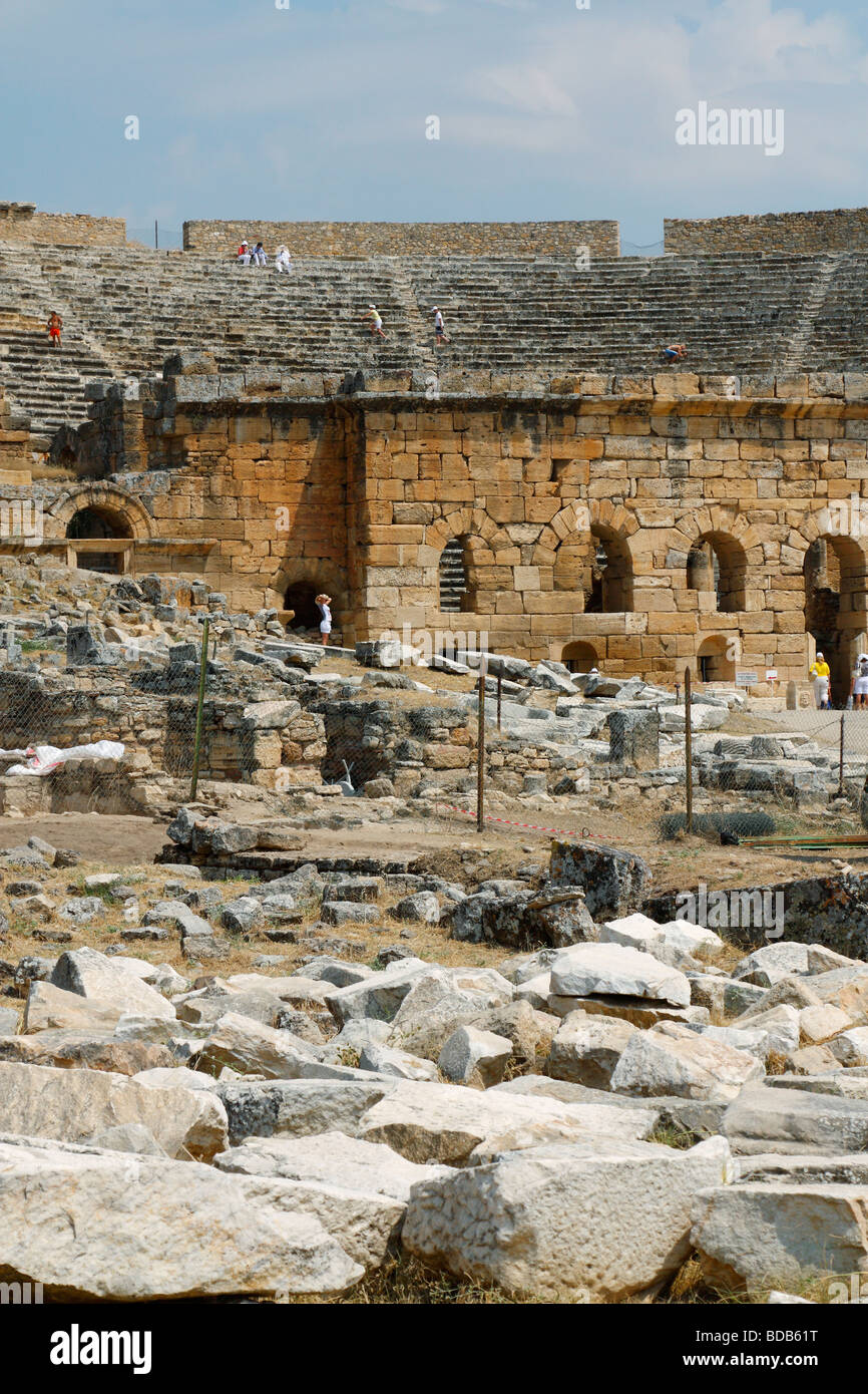 (Hiérapolis Pamukkale) ville antique ruines. Pamukkale, Turquie, août 2009, Banque D'Images