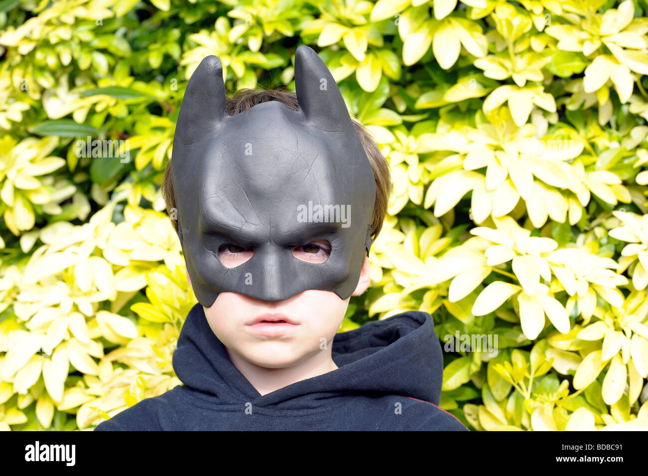 Photo libre de droit de Homme Dans Un Costume De Batman banque d