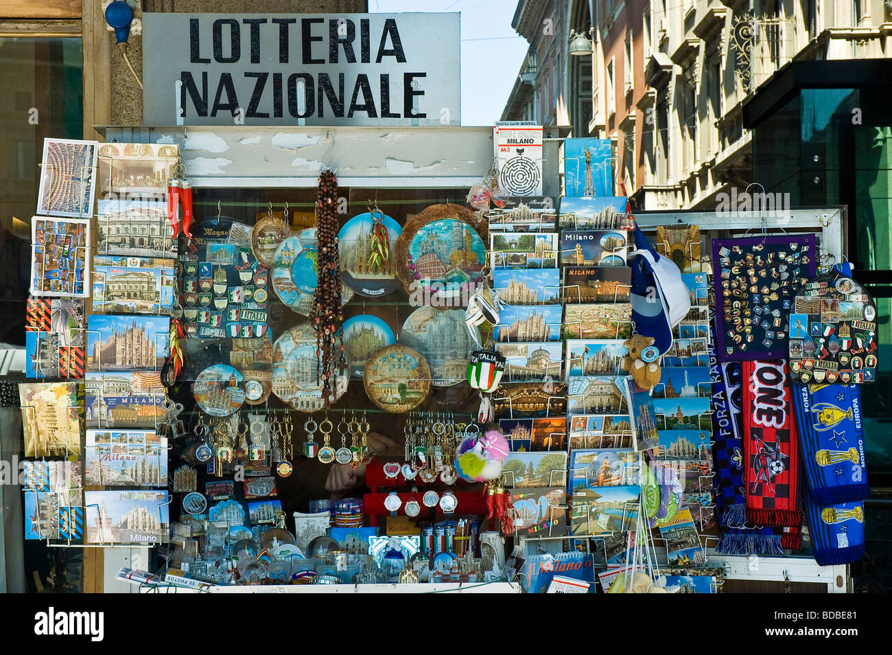 italy milan souvenirs banque d image et photos alamy