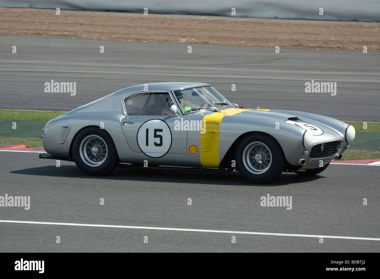 1960 Ferrari 250 SWB Berlinetta à Copse Corner 2009 Silverstone Classic Banque D'Images