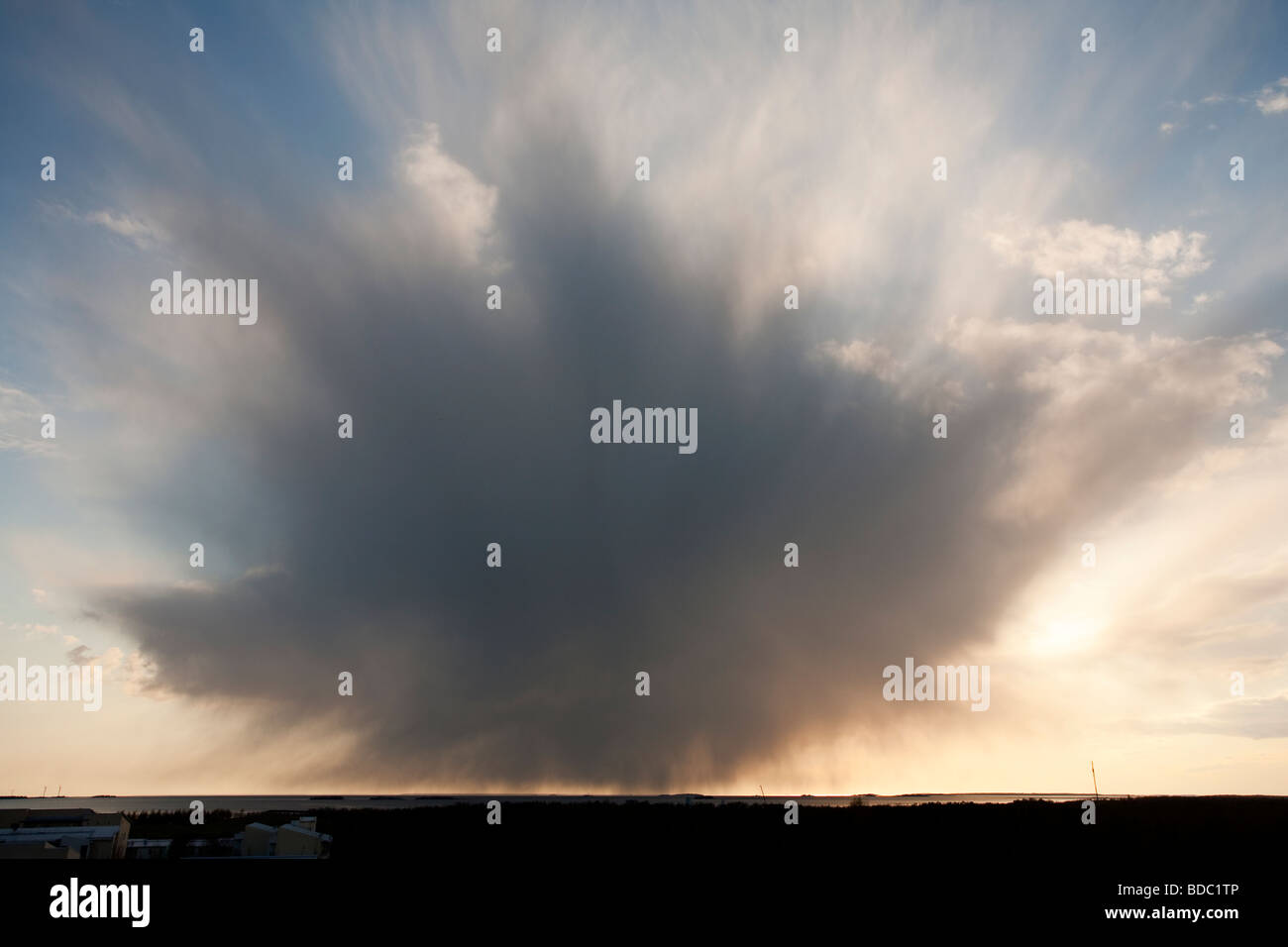 Une seule cellule de nuage de pluie , Finlande Banque D'Images