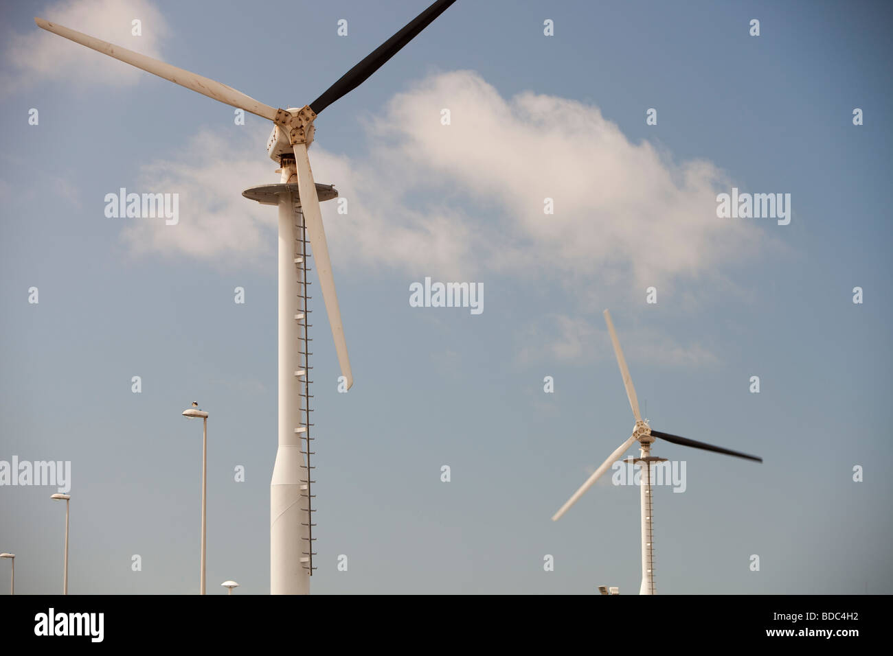 Éoliennes dans un magasin Tesco à Barrow in Furness, Cumbria, Royaume-Uni Banque D'Images