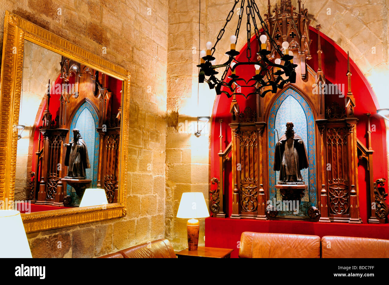 L'Espagne, Saint James Way : lobby de l'Hôtel Parador de Santo Domingo de Santo Domingo de la Calzada Banque D'Images