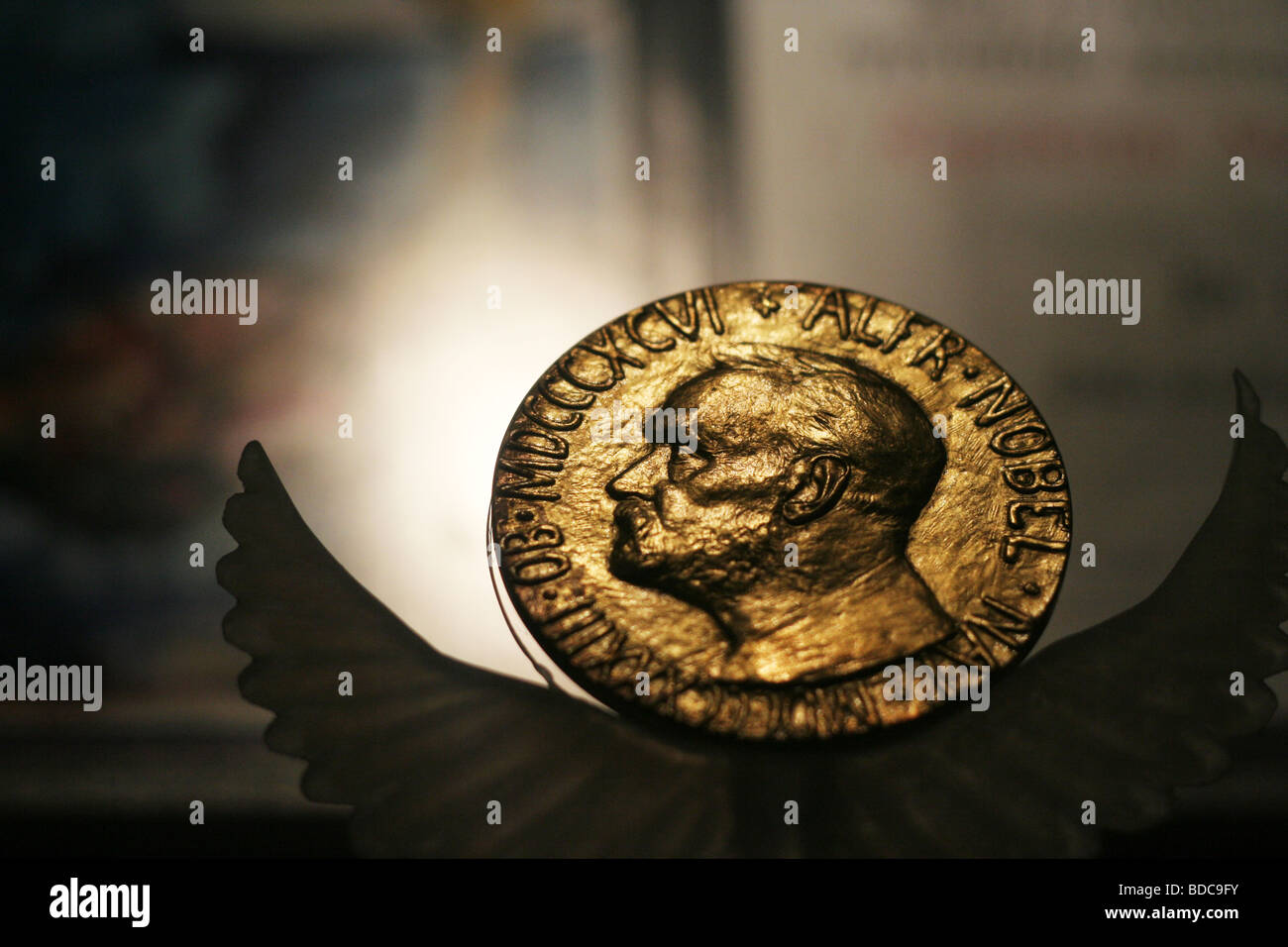 Médaille du prix Nobel donné à la société guatémaltèque Rigoberta Menchu, qui a été au Mexique dans le Templo Mayor. Banque D'Images
