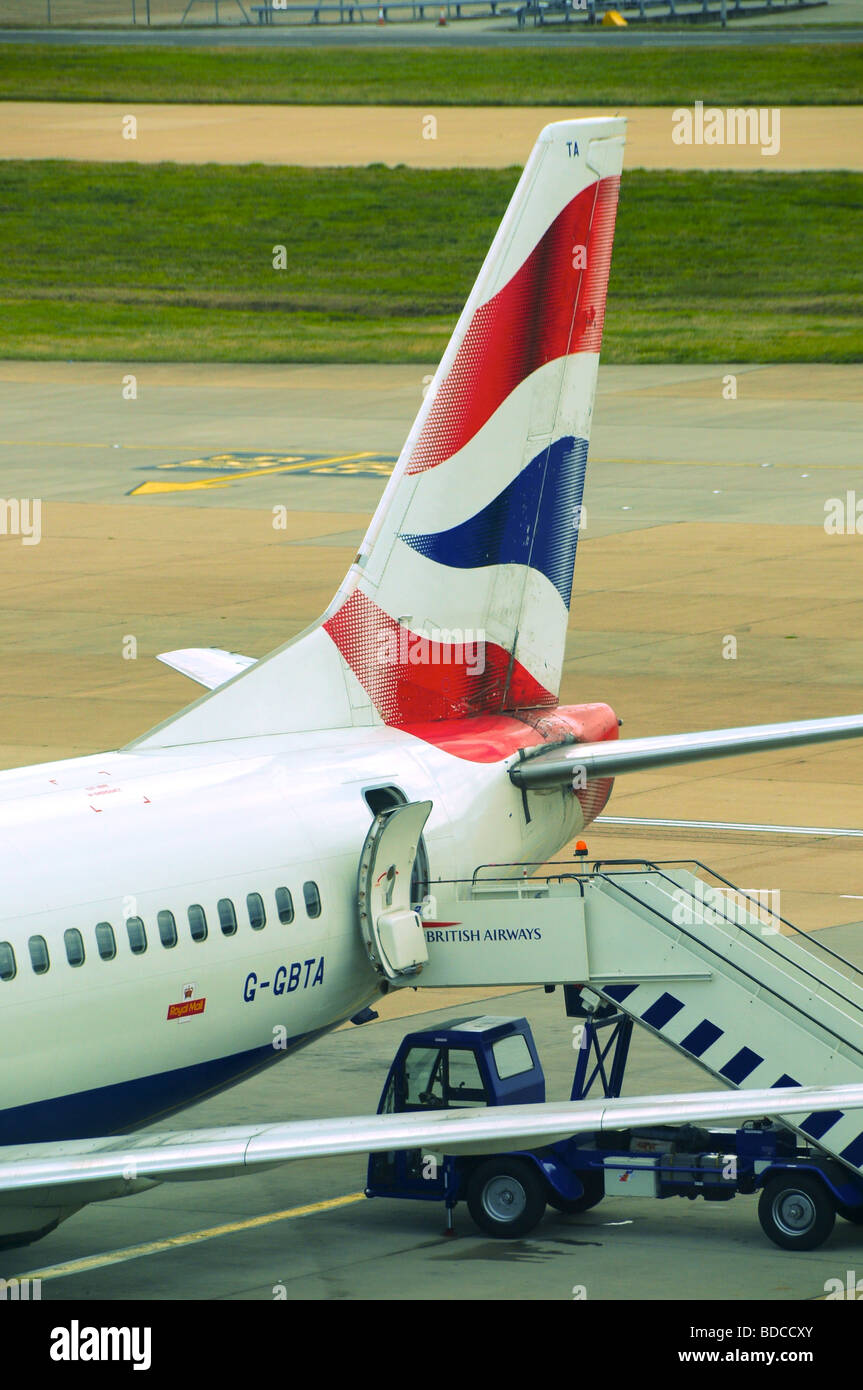 British Airways Boeing 737 avion à l'aéroport de Gatwick, Londres, Angleterre Banque D'Images