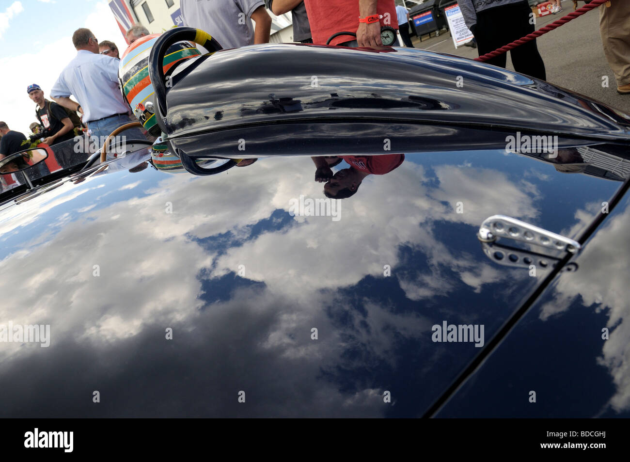 Maserati 250SI Voiture de sport dans le paddock au Silverstone Classic 2009 Banque D'Images