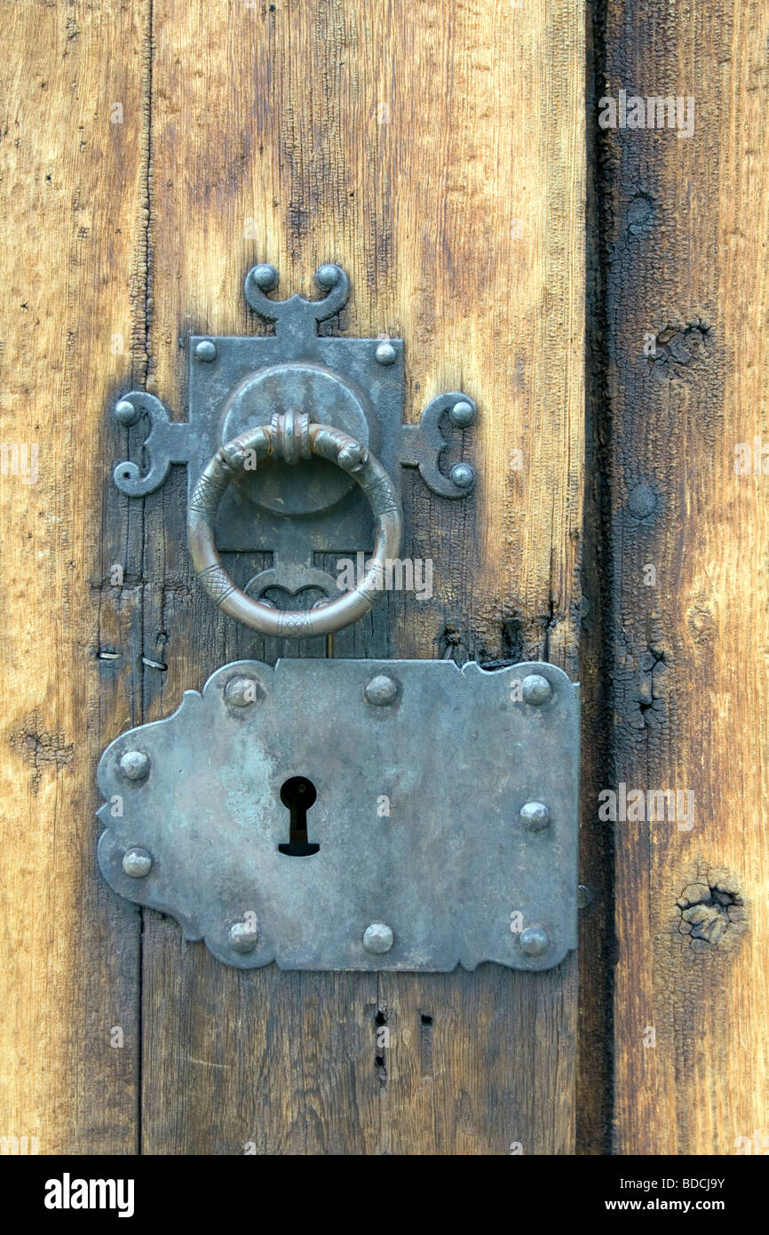 Bloquer le churchdoor LOM de l'Église, Lom, Oppland, Norvège Banque D'Images