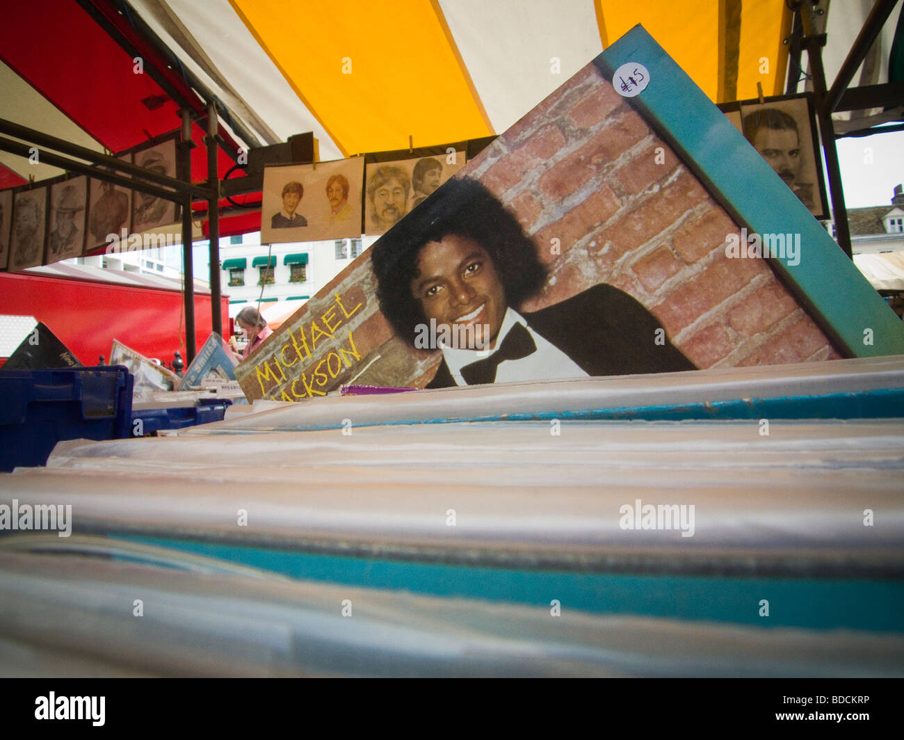 Couverture de l'album de Michael Jackson à un marché de l'occasion notice stall Banque D'Images