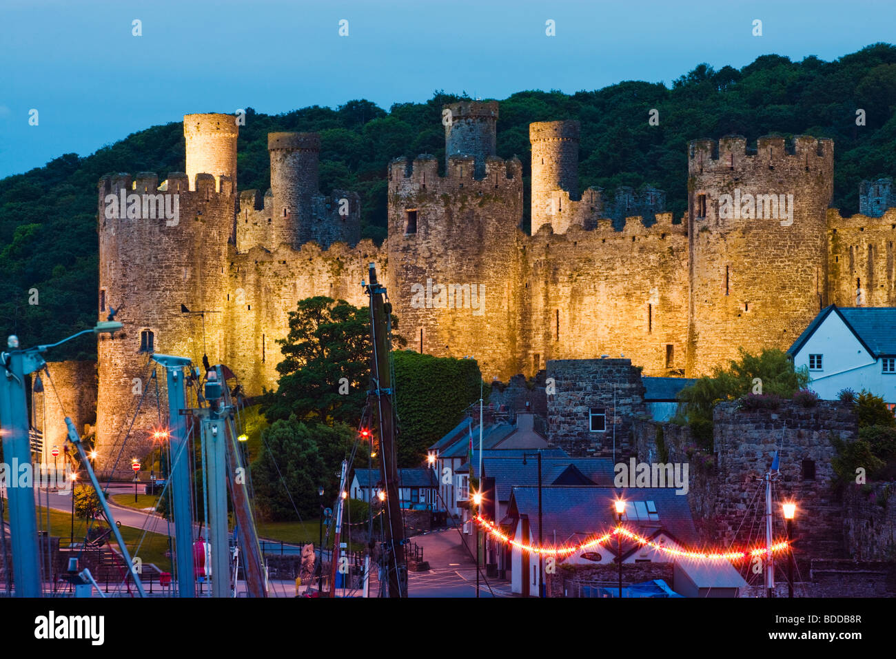 Château de Conwy Llandudno Gwynedd au Pays de Galles au crépuscule Banque D'Images